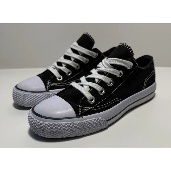 Airwalk Legacee Black & White Canvas Sneakers Lightweight Womens Size 5 New - Picture 1 of 10